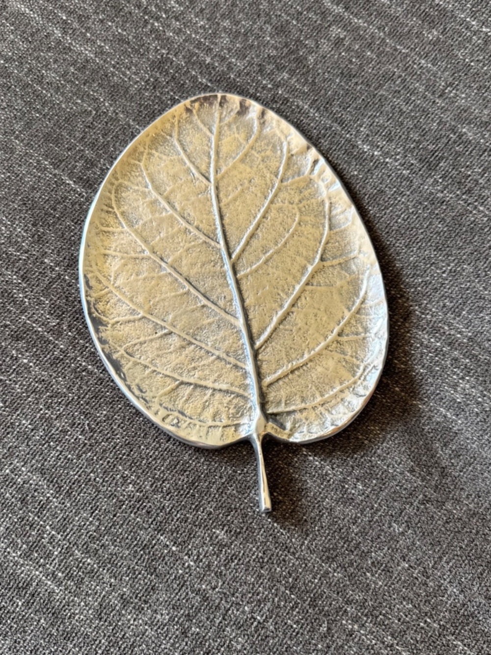 Michael Aram Botanical Leaf Tray Natural Design Polished Aluminum